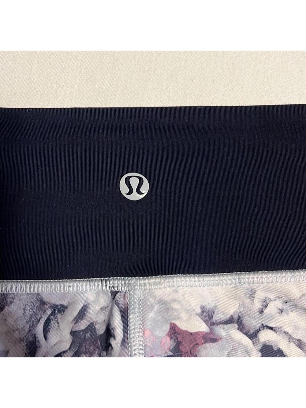 Lululemon If You’re Lucky Capri Size Four - Picture 7 of 9